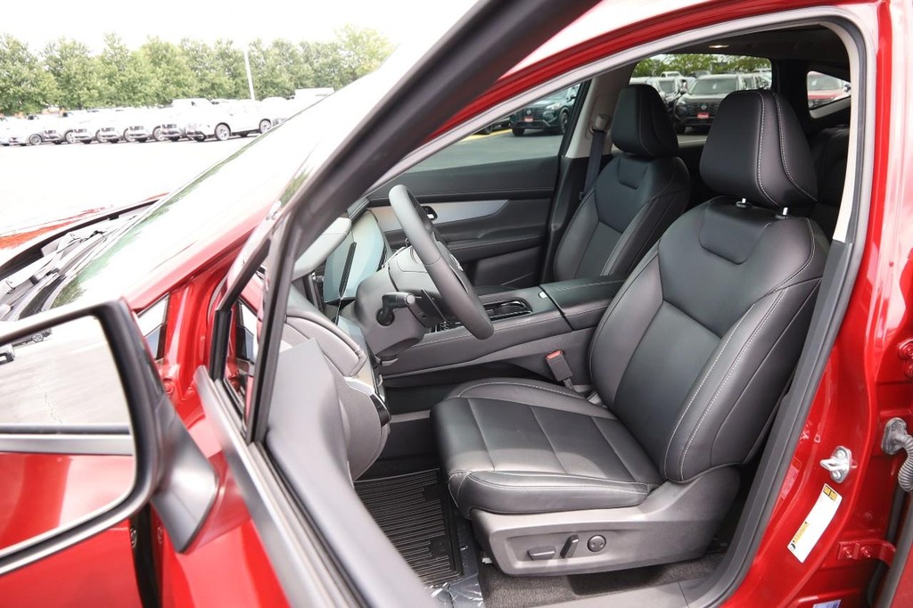Nissan Murano Vehicle Full-screen Gallery Image 12