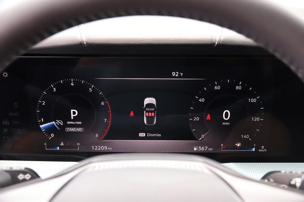 Nissan Murano Vehicle Full-screen Gallery Image 17