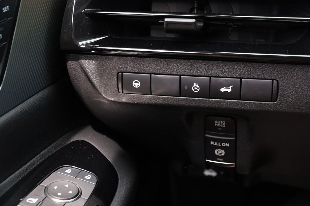 Nissan Murano Vehicle Full-screen Gallery Image 25