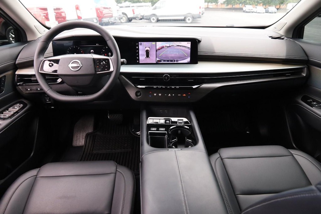 Nissan Murano Vehicle Full-screen Gallery Image 26