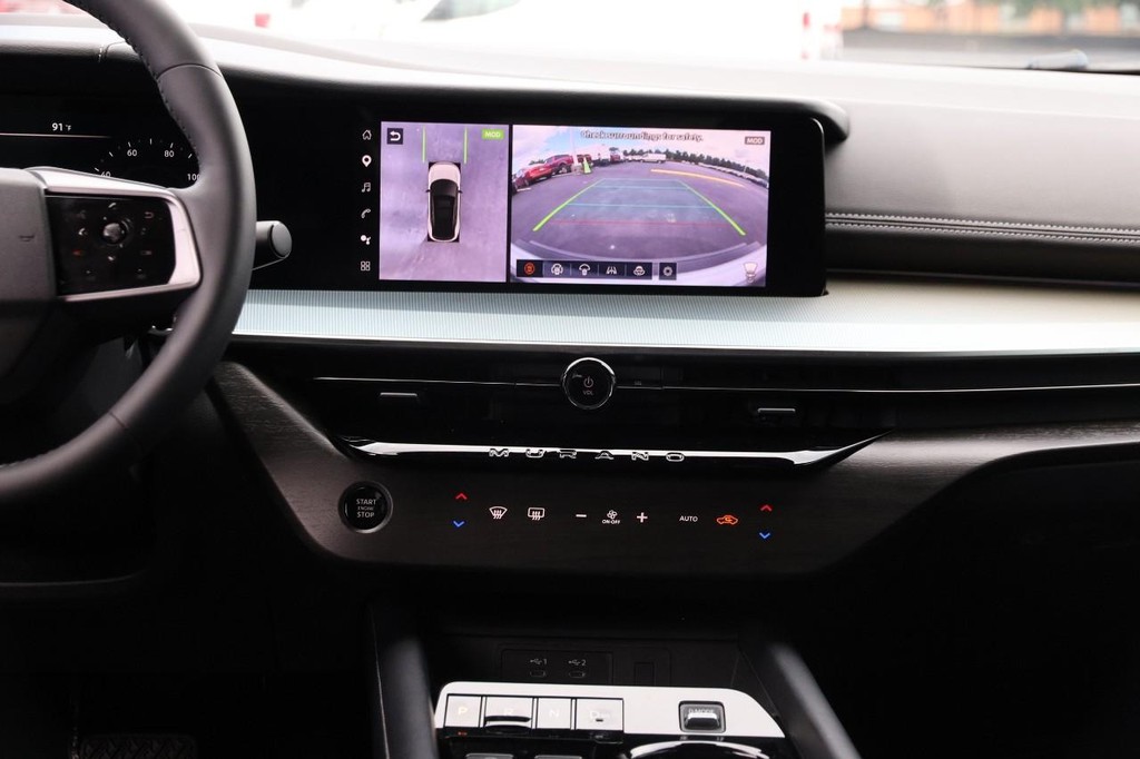 Nissan Murano Vehicle Full-screen Gallery Image 29