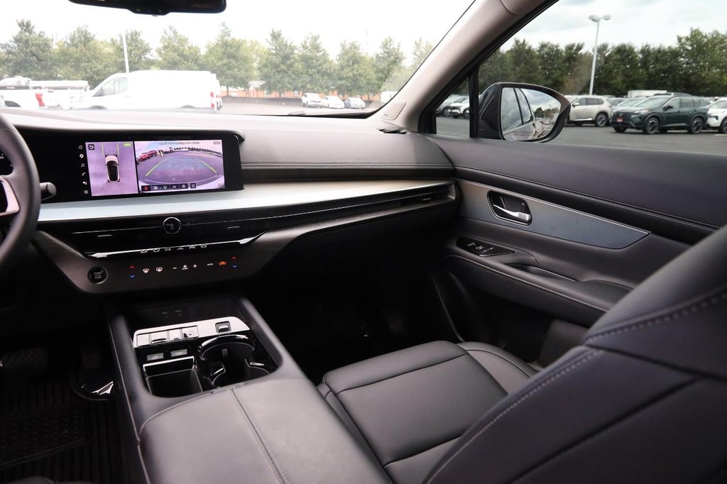 Nissan Murano Vehicle Full-screen Gallery Image 30