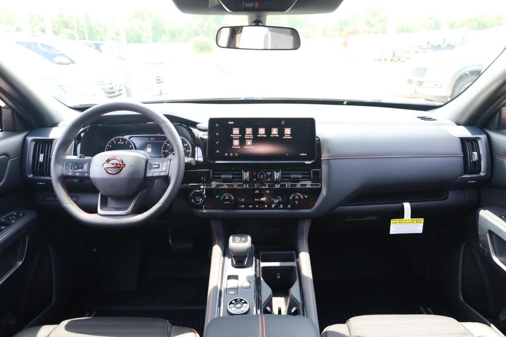 Nissan Pathfinder Vehicle Full-screen Gallery Image 20