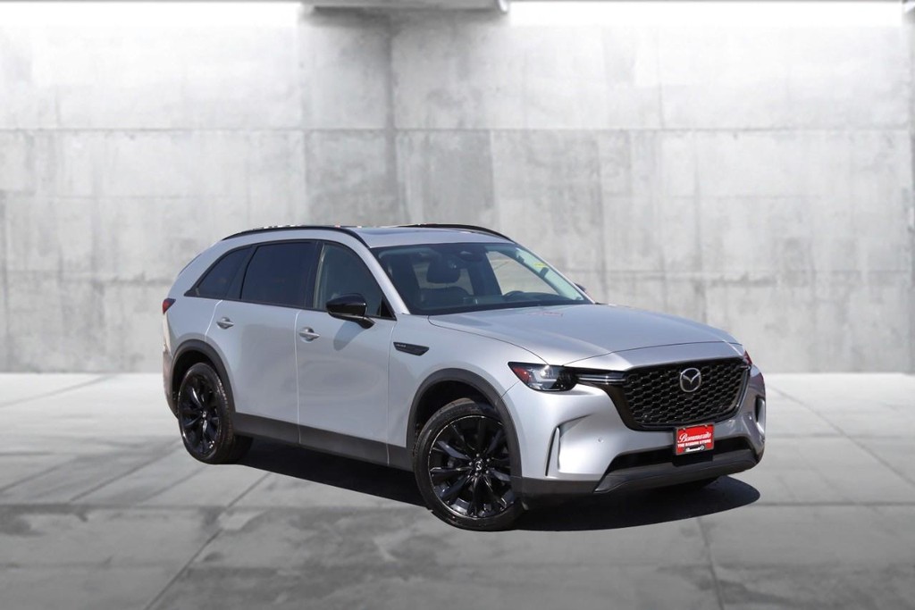Mazda CX-90 Vehicle Image 02