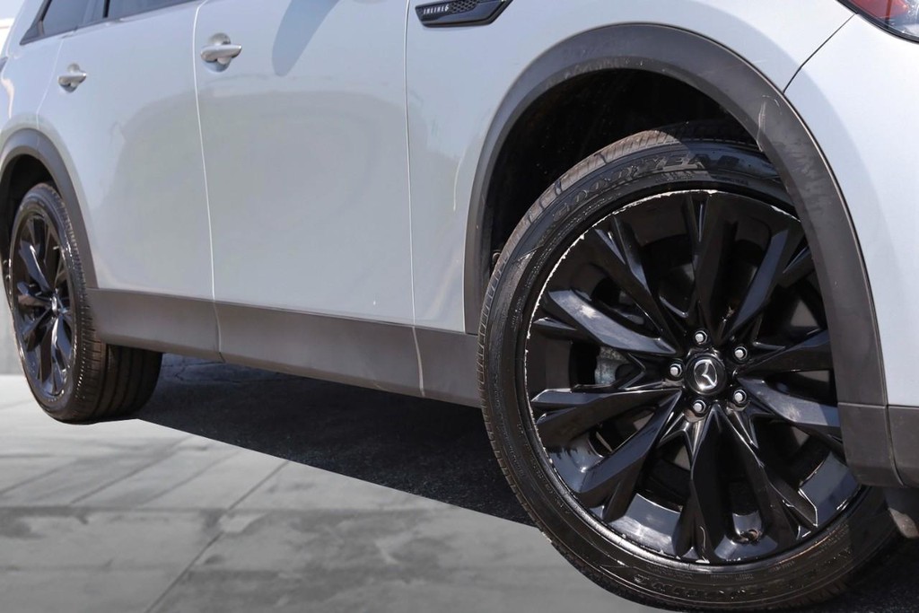 Mazda CX-90 Vehicle Image 03