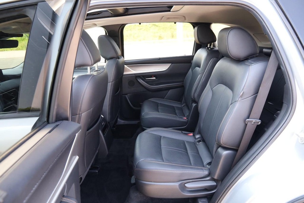 Mazda CX-90 Vehicle Image 08