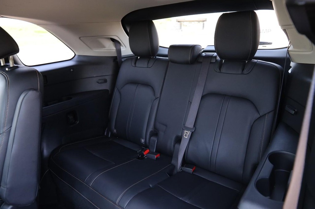 Mazda CX-90 Vehicle Image 09