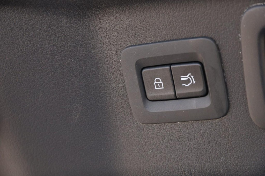 Mazda CX-90 Vehicle Image 11