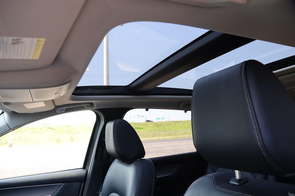 Mazda CX-90 Vehicle Image 12