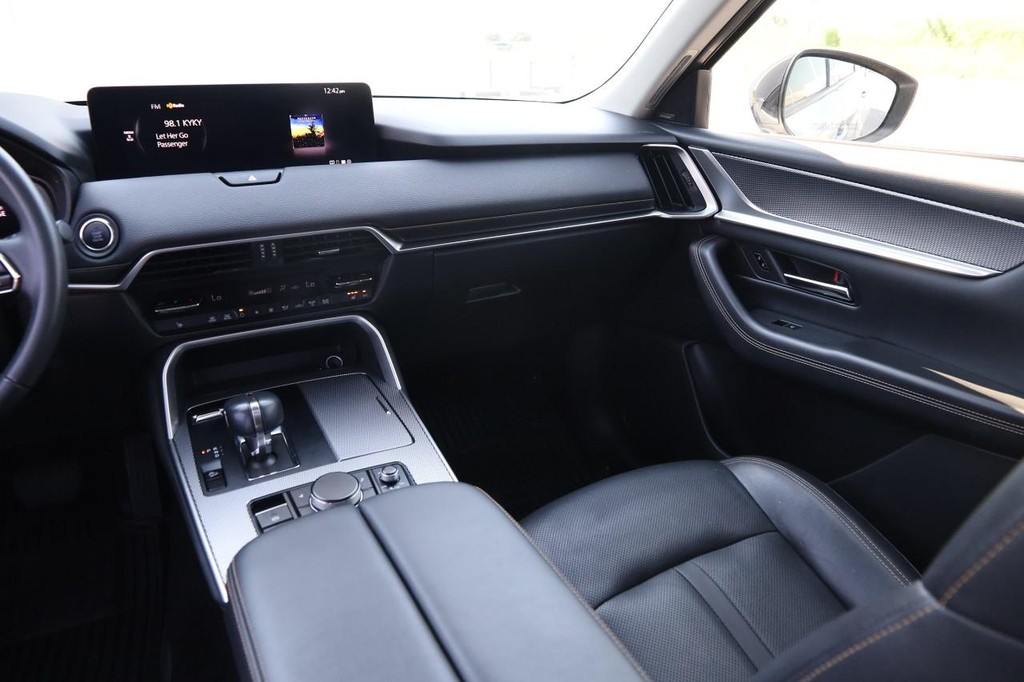 Mazda CX-90 Vehicle Image 30