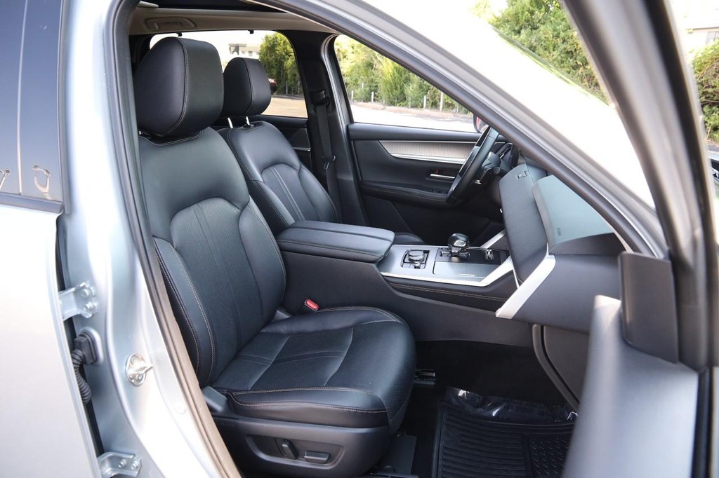Mazda CX-90 Vehicle Image 31