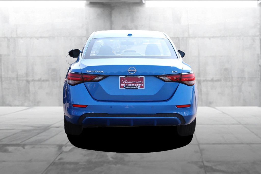 Nissan Sentra Vehicle Full-screen Gallery Image 6