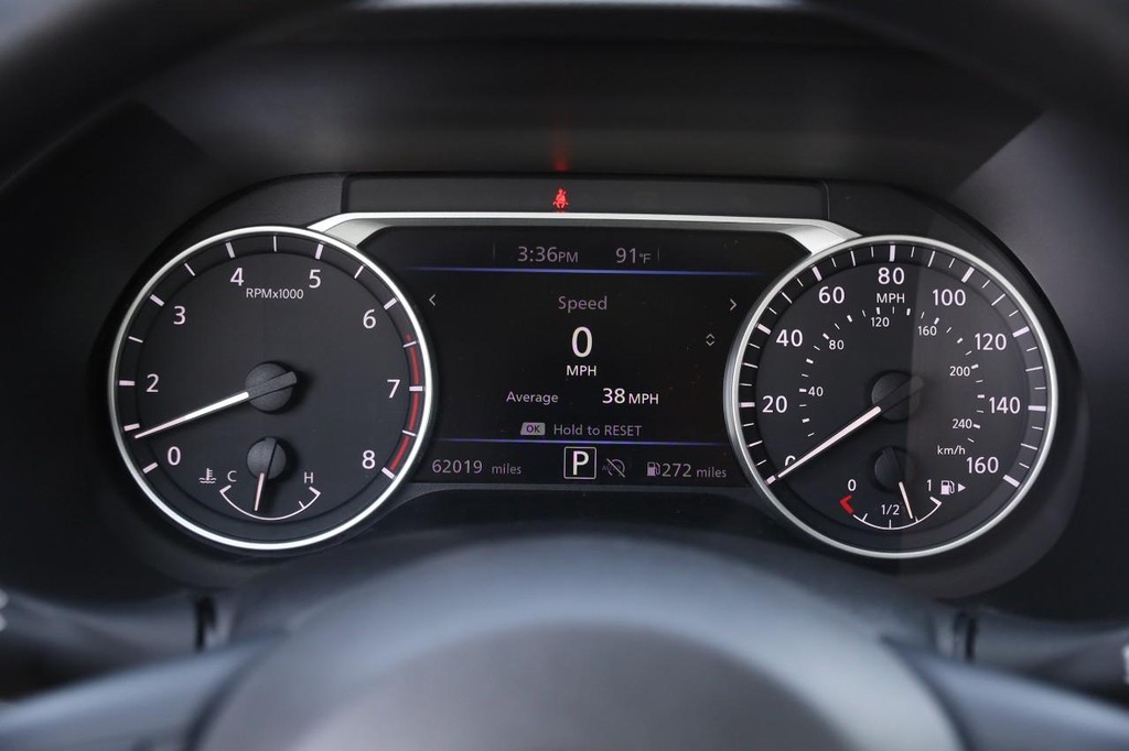 Nissan Sentra Vehicle Full-screen Gallery Image 13
