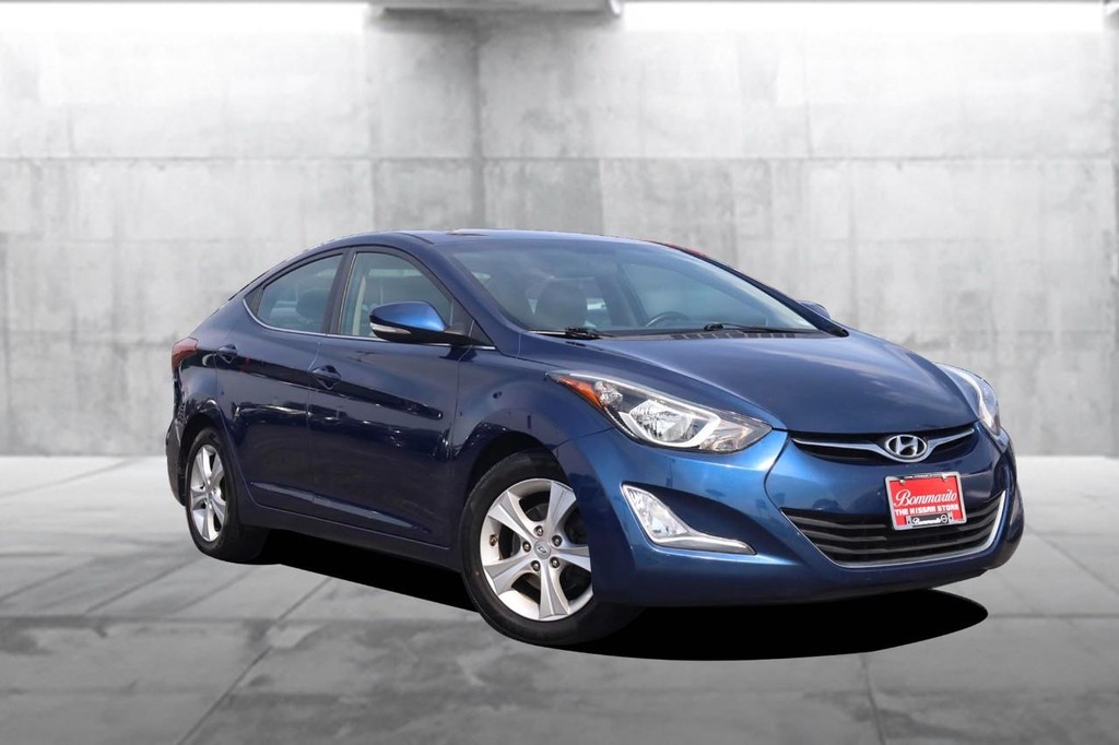 Hyundai Elantra Vehicle Full-screen Gallery Image 02