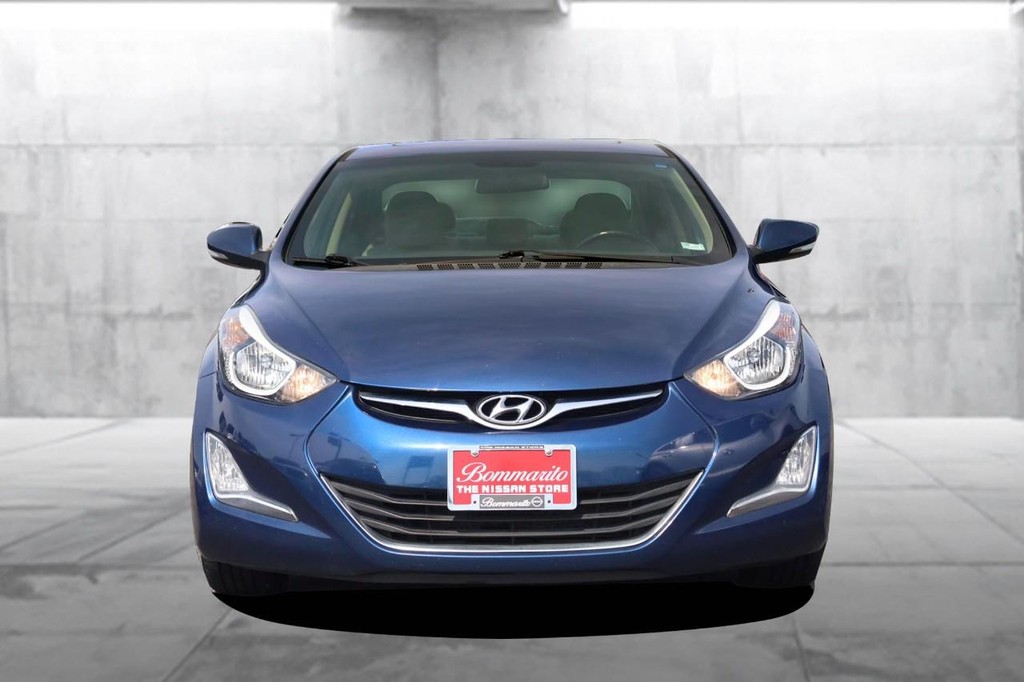Hyundai Elantra Vehicle Full-screen Gallery Image 04