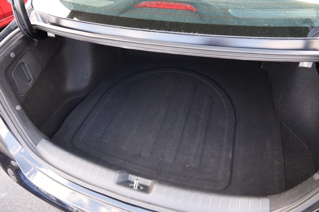 Kia Forte Vehicle Full-screen Gallery Image 7
