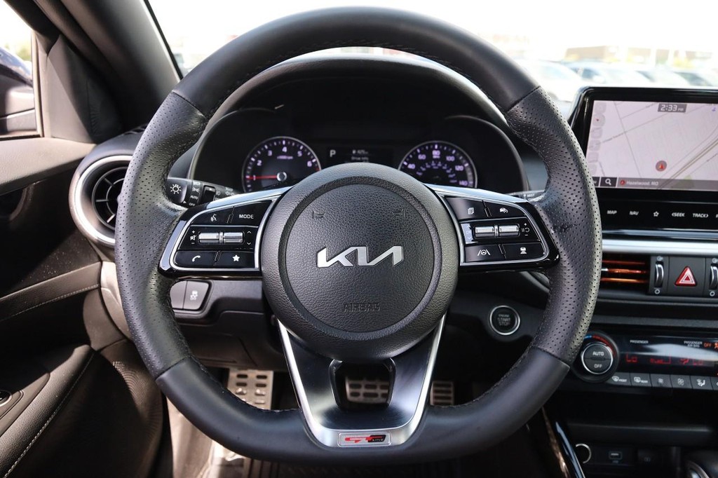 Kia Forte Vehicle Full-screen Gallery Image 10
