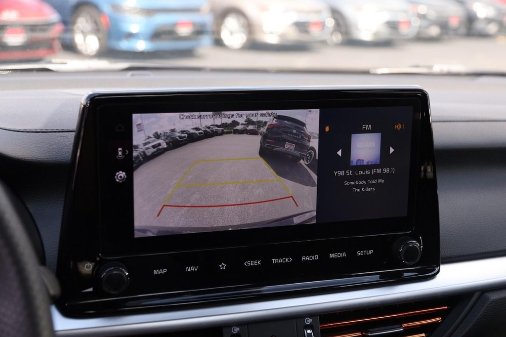 Kia Forte Vehicle Full-screen Gallery Image 17