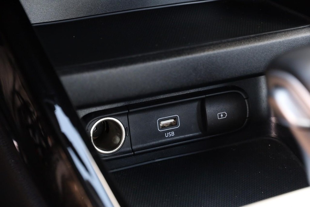 Kia Forte Vehicle Full-screen Gallery Image 19