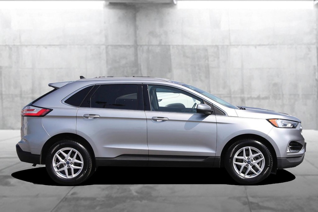 Ford Edge Vehicle Full-screen Gallery Image 05