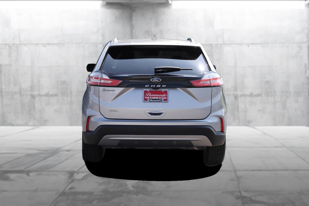 Ford Edge Vehicle Full-screen Gallery Image 06