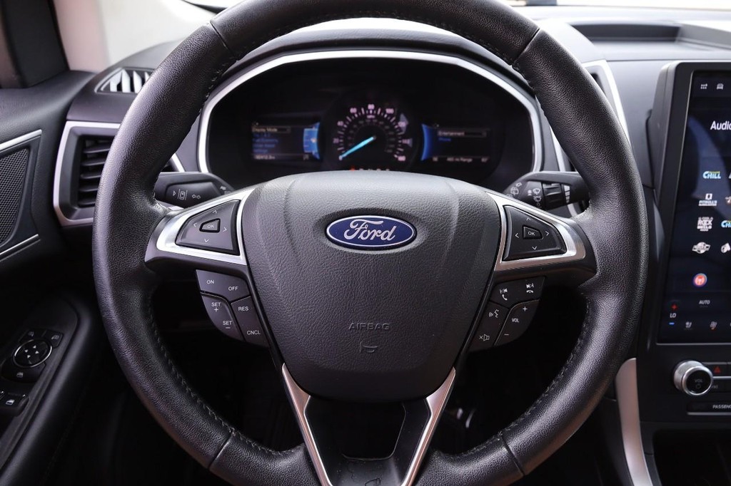 Ford Edge Vehicle Full-screen Gallery Image 11