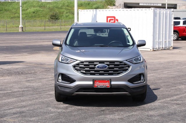 Ford Edge Vehicle Full-screen Gallery Image 4