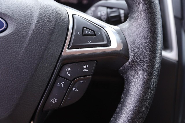 Ford Edge Vehicle Full-screen Gallery Image 13