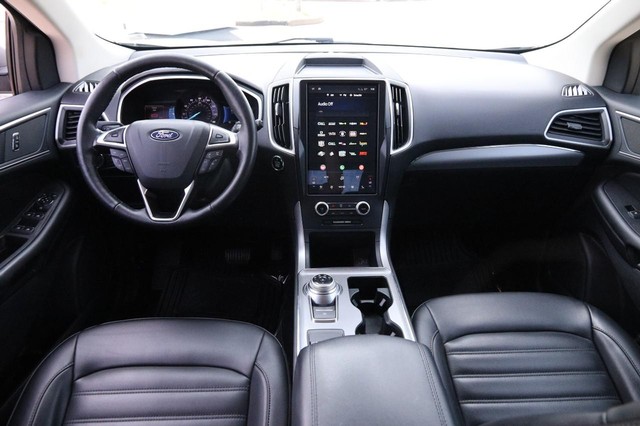 Ford Edge Vehicle Full-screen Gallery Image 23