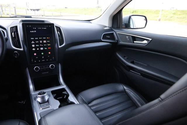 Ford Edge Vehicle Full-screen Gallery Image 27
