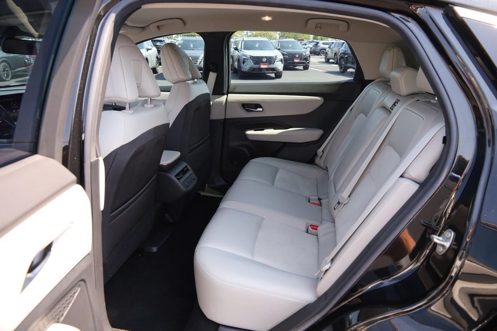 Nissan ARIYA Vehicle Image 09