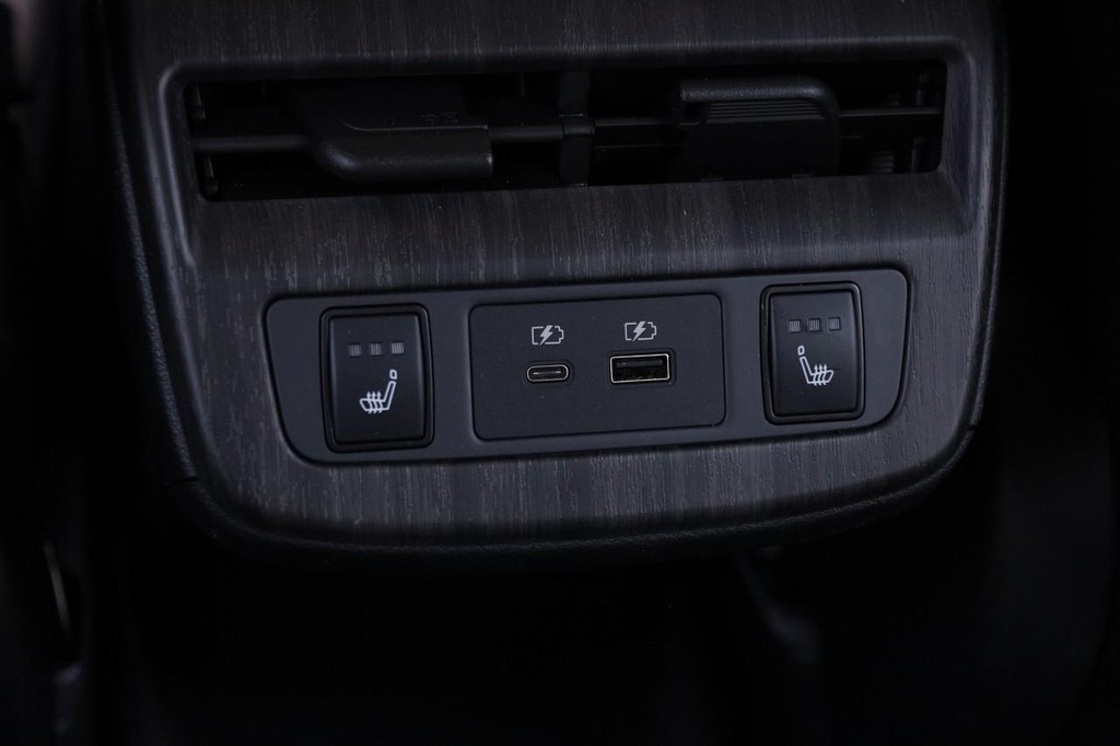 Nissan ARIYA Vehicle Image 28