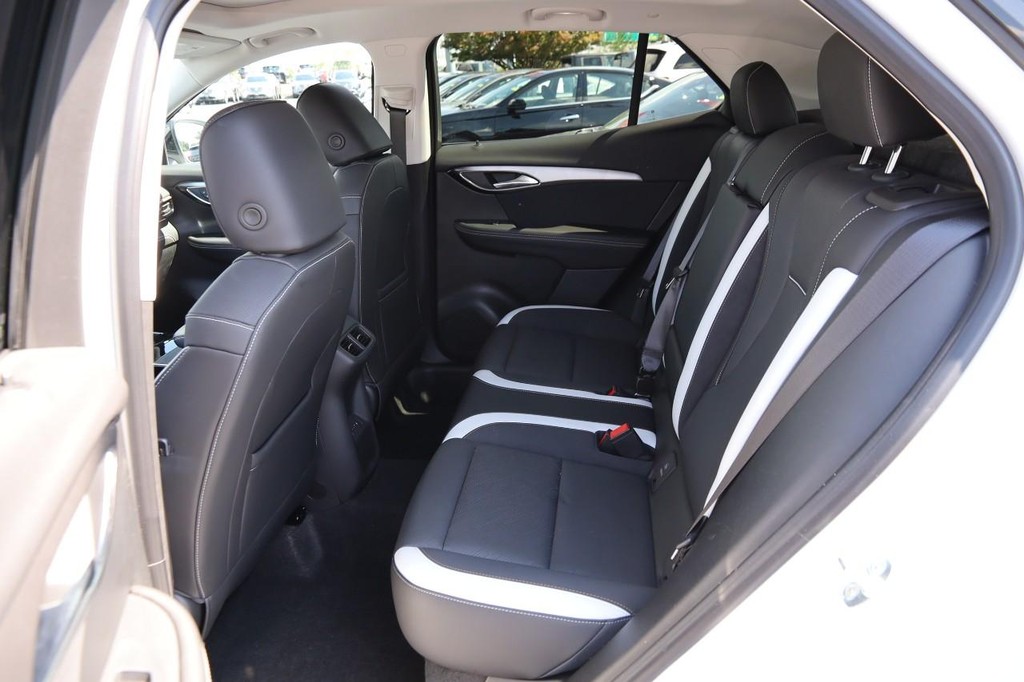 Buick Envision Vehicle Image 11