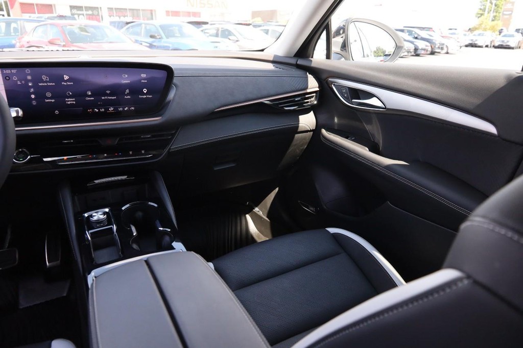 Buick Envision Vehicle Image 28