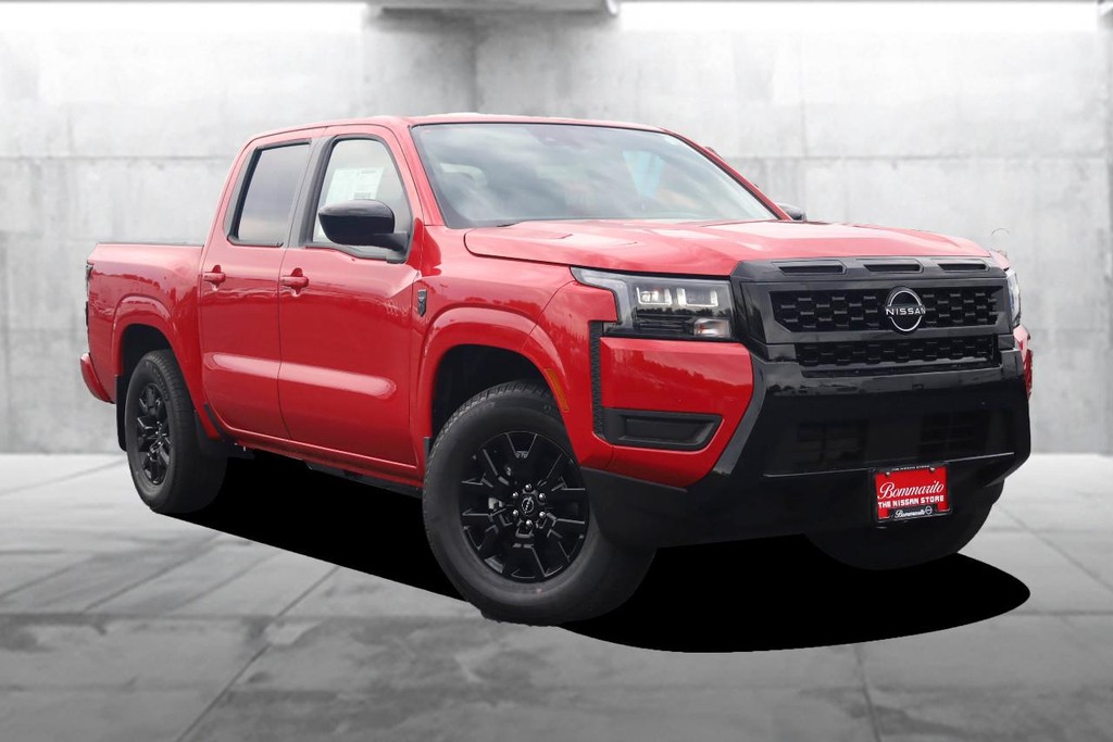 Nissan Frontier Vehicle Full-screen Gallery Image 2