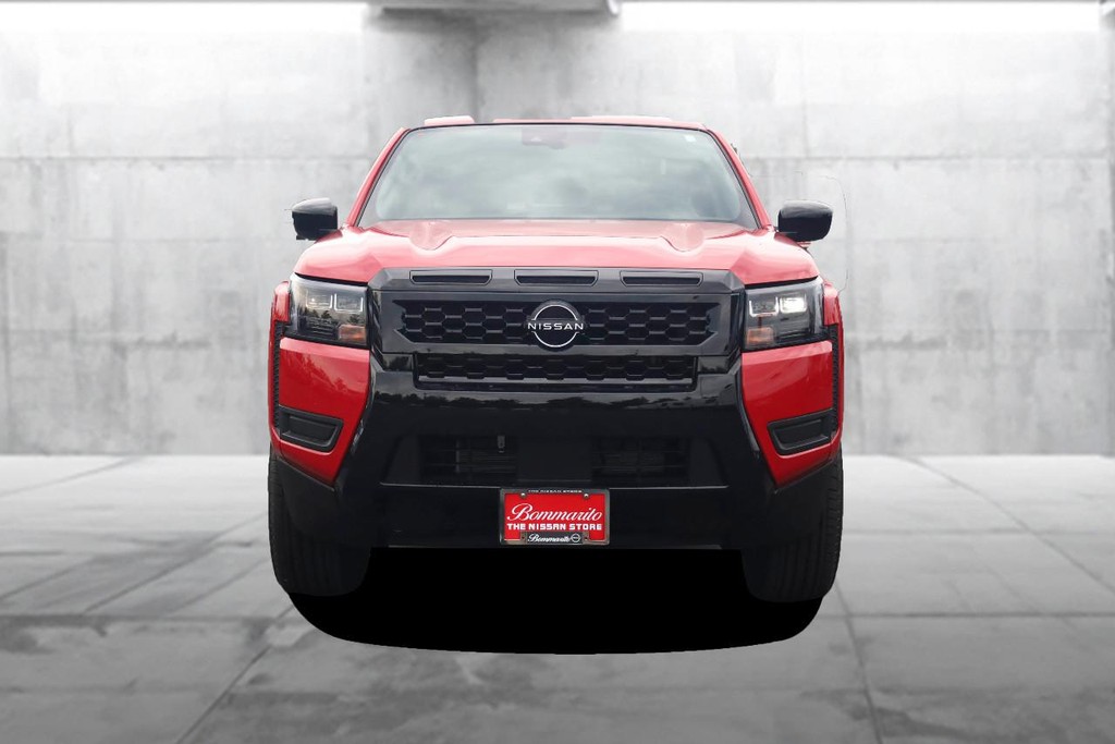Nissan Frontier Vehicle Full-screen Gallery Image 4