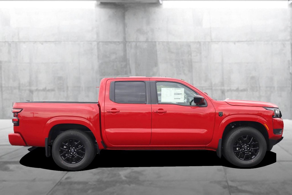 Nissan Frontier Vehicle Full-screen Gallery Image 5