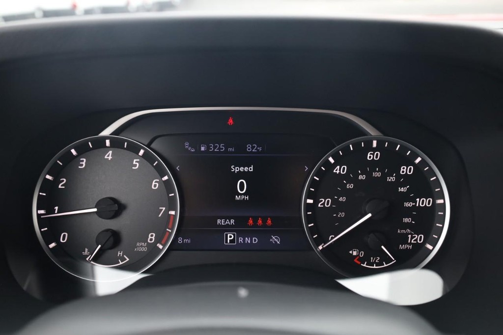 Nissan Frontier Vehicle Full-screen Gallery Image 13