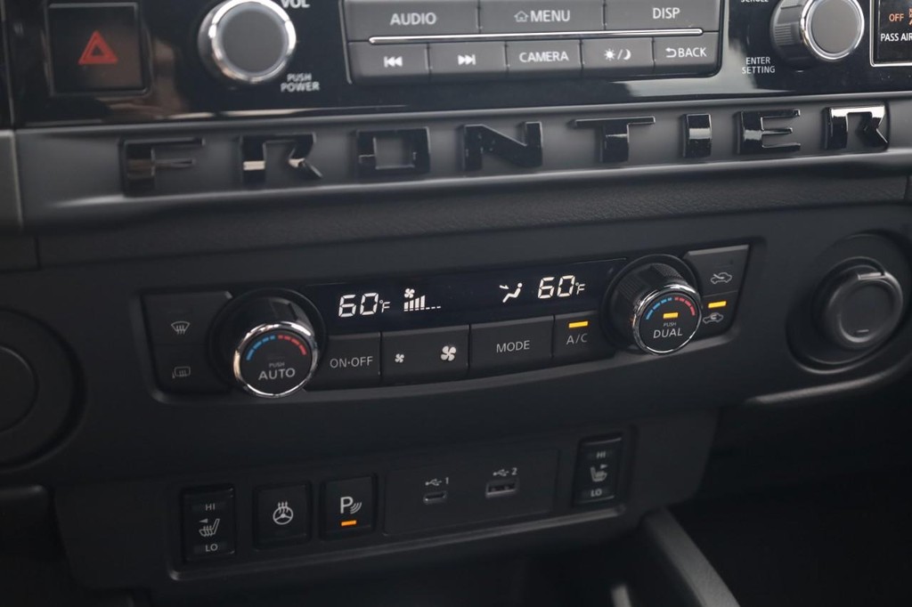 Nissan Frontier Vehicle Full-screen Gallery Image 16