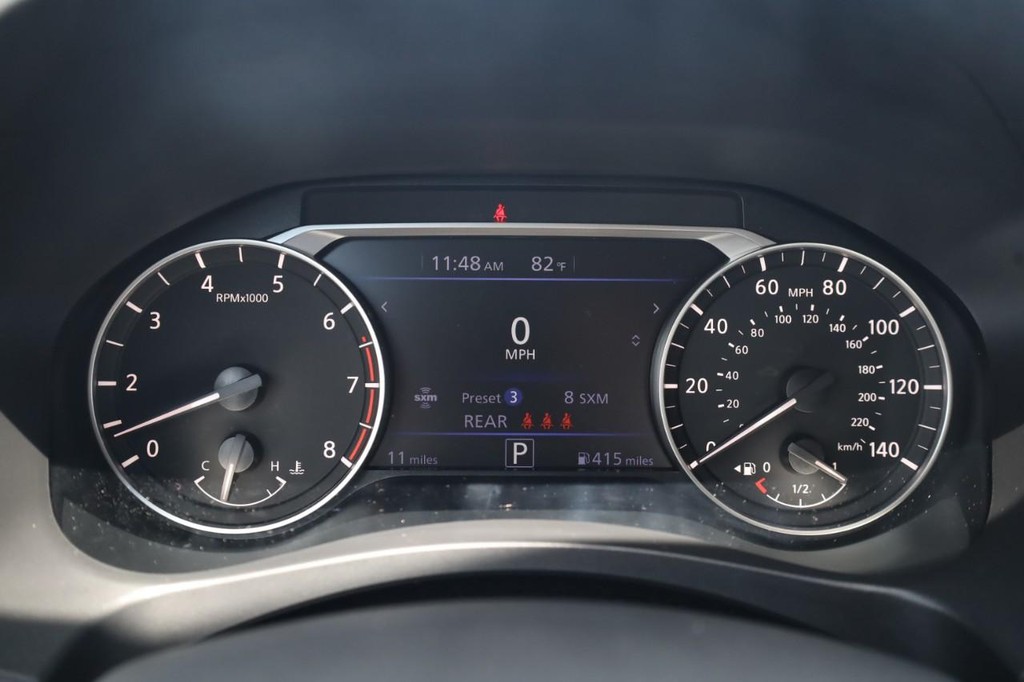 Nissan Altima Vehicle Image 13