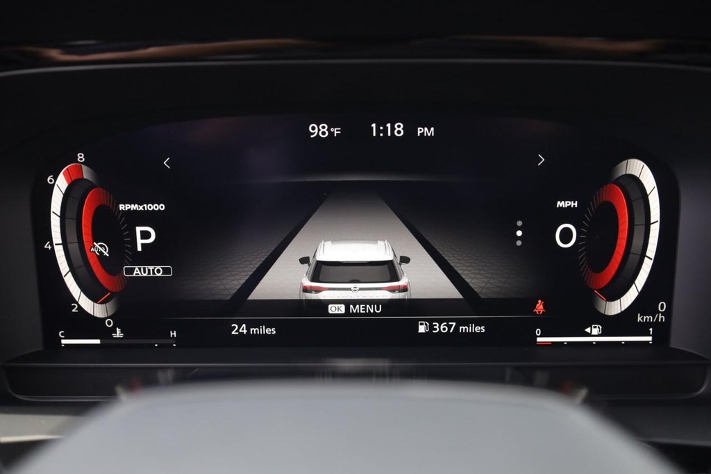Nissan Pathfinder Vehicle Full-screen Gallery Image 12