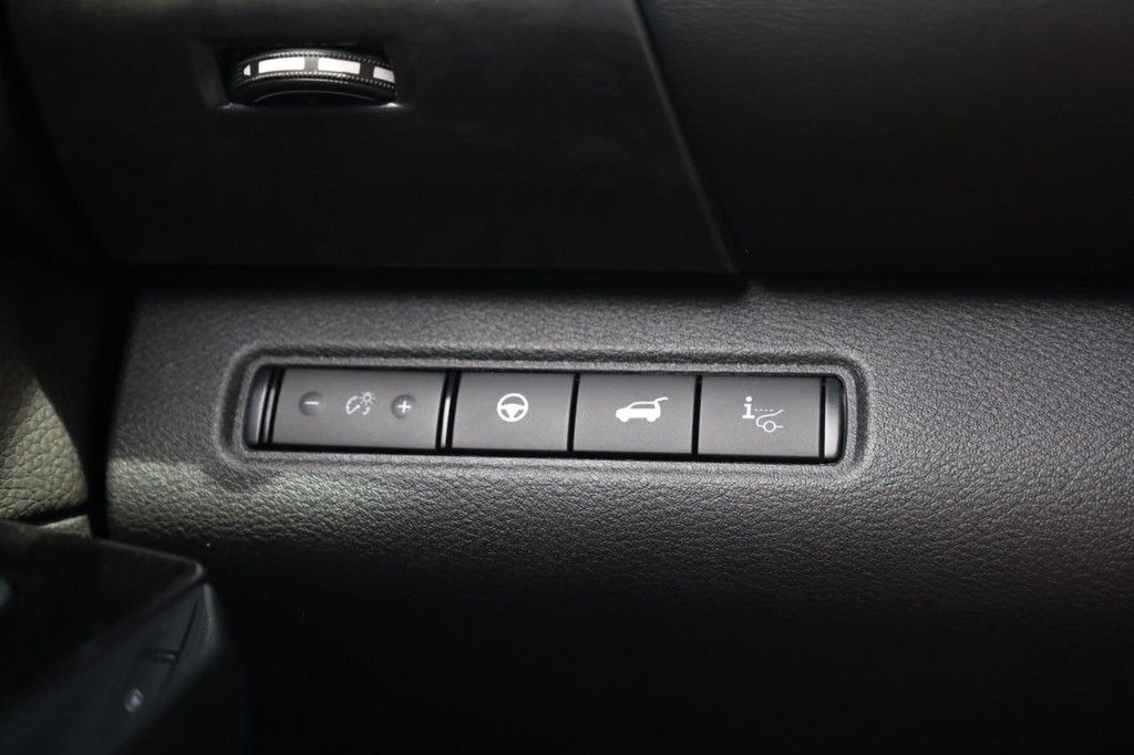Nissan Pathfinder Vehicle Full-screen Gallery Image 20
