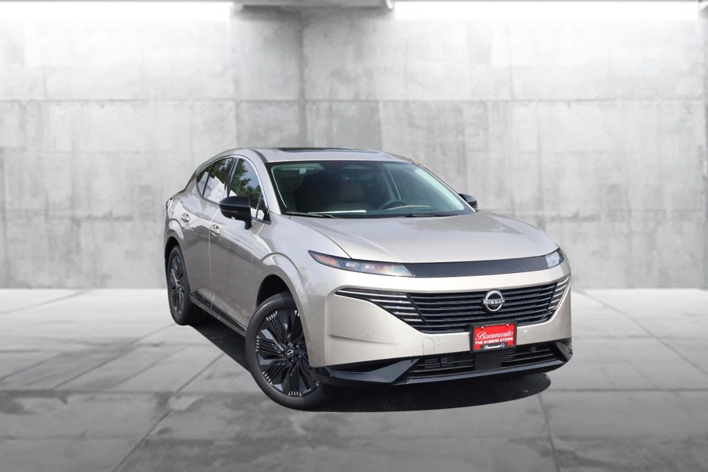 Nissan Murano Vehicle Full-screen Gallery Image 2