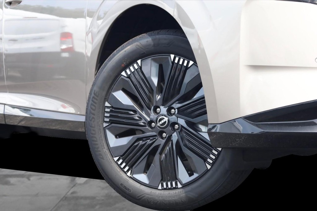 Nissan Murano Vehicle Full-screen Gallery Image 3