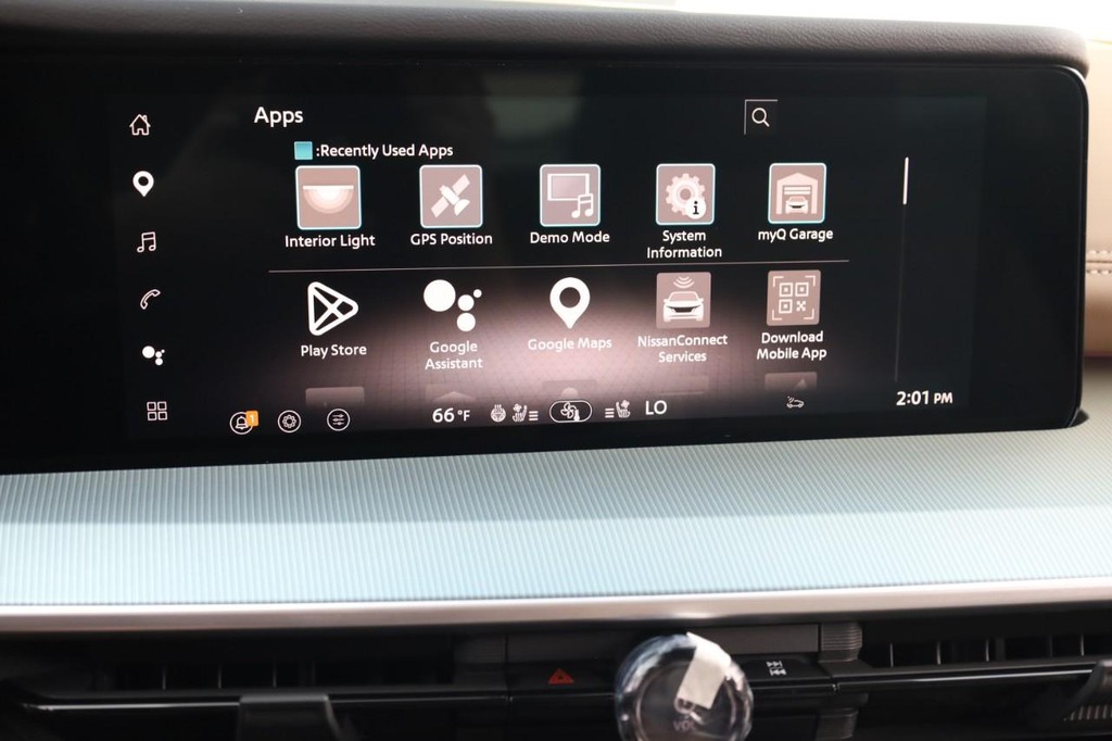 Nissan Murano Vehicle Full-screen Gallery Image 11