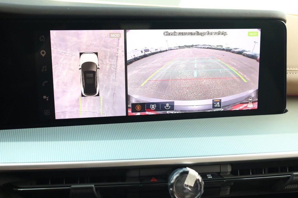 Nissan Murano Vehicle Full-screen Gallery Image 12