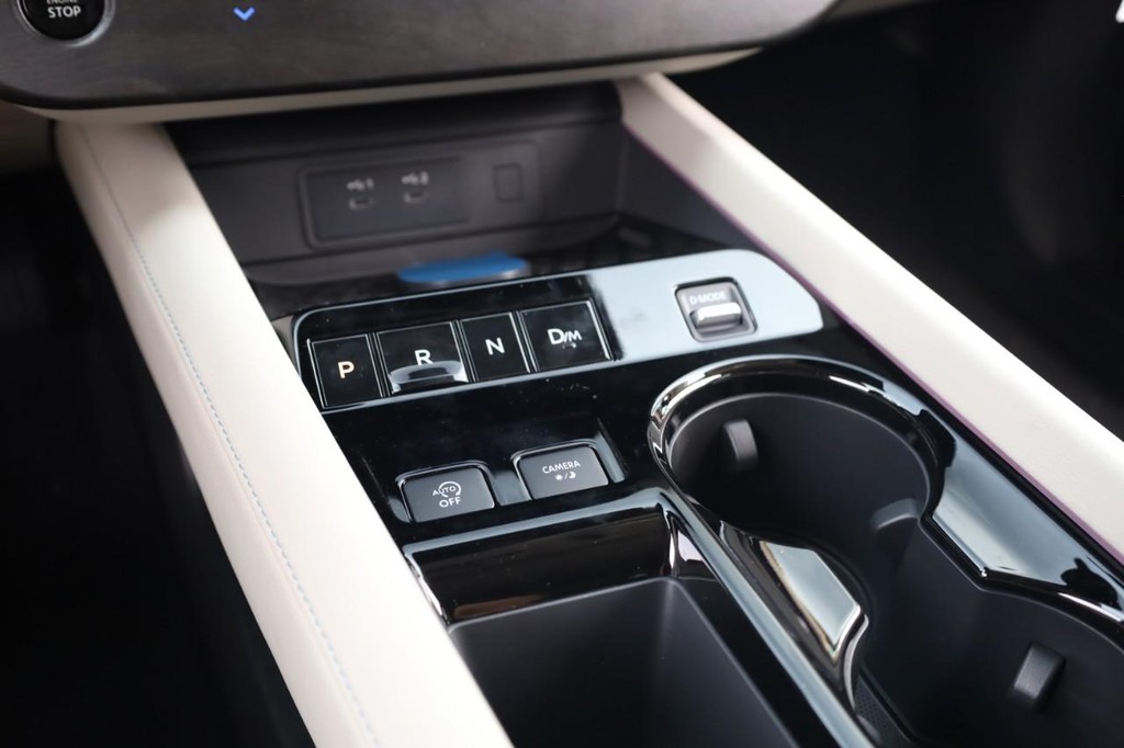 Nissan Murano Vehicle Full-screen Gallery Image 15