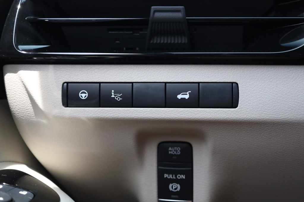 Nissan Murano Vehicle Full-screen Gallery Image 18