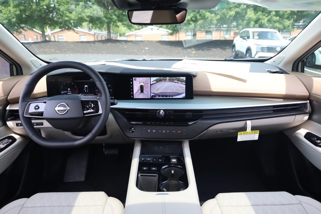 Nissan Murano Vehicle Full-screen Gallery Image 22