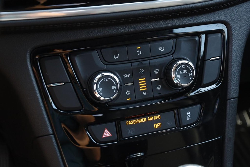 Buick Encore Vehicle Image 18